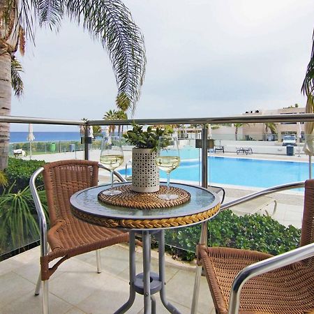 Diana - Coralli Beachfront Apartment Protaras Bagian luar foto