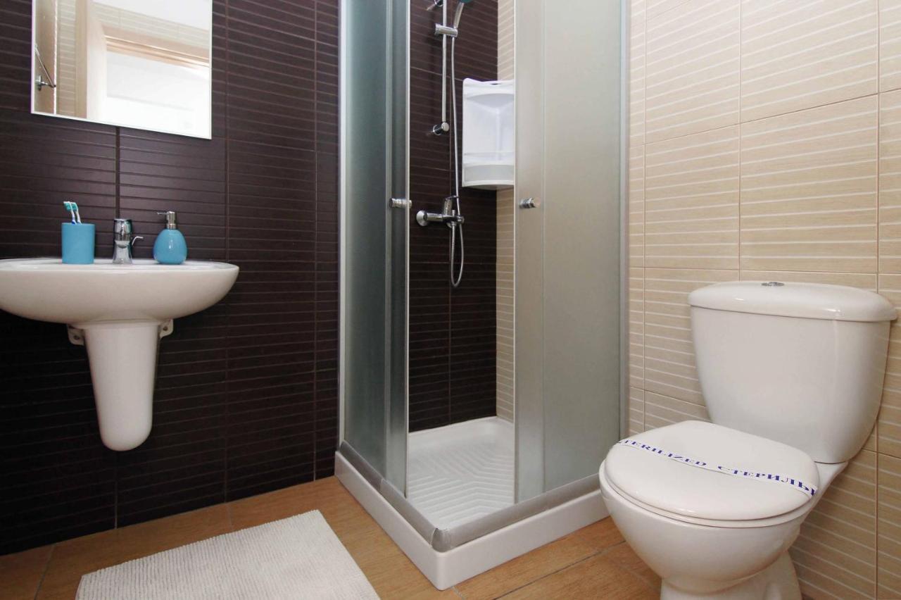 Diana - Coralli Beachfront Apartment Protaras Bagian luar foto