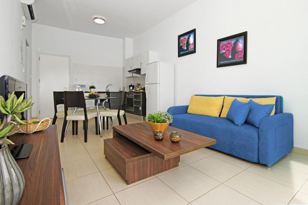 Diana - Coralli Beachfront Apartment Protaras Bagian luar foto