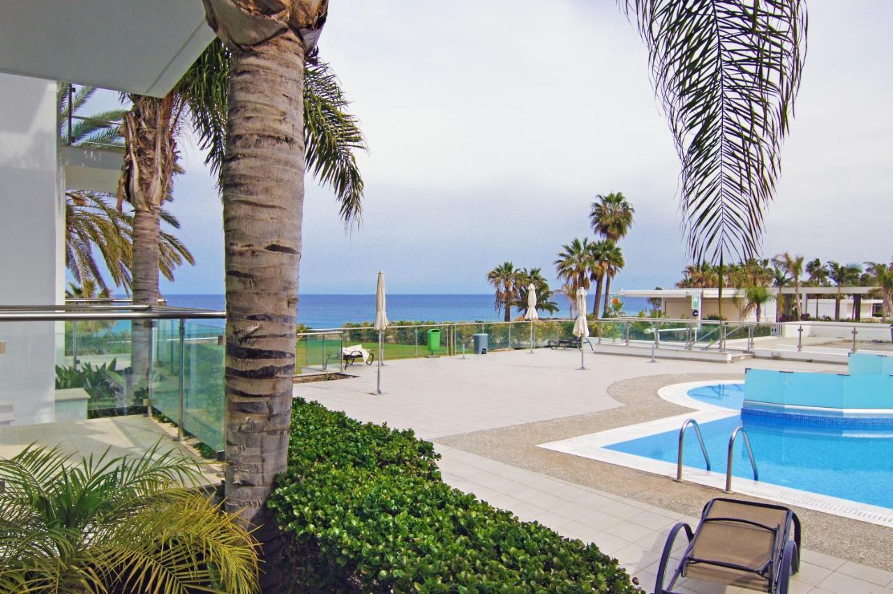 Diana - Coralli Beachfront Apartment Protaras Bagian luar foto