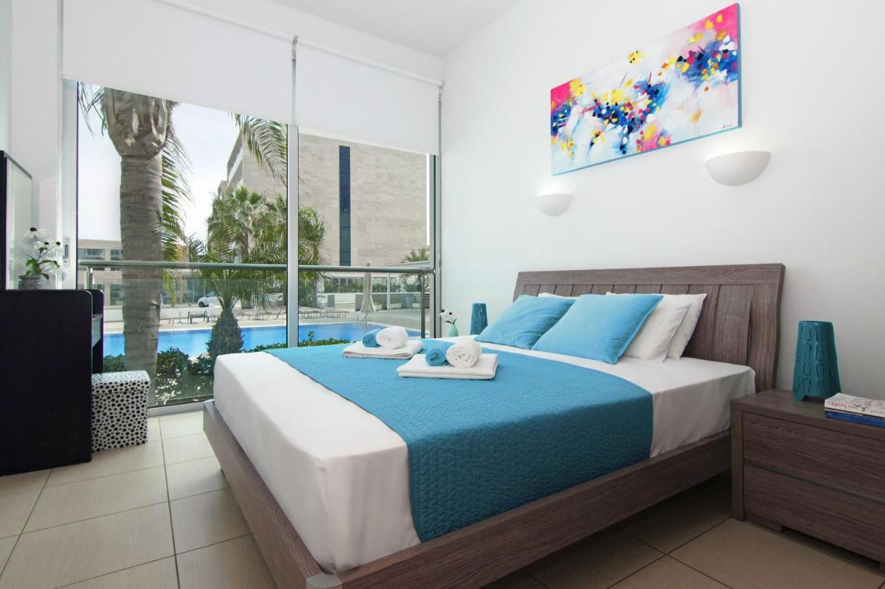 Diana - Coralli Beachfront Apartment Protaras Bagian luar foto