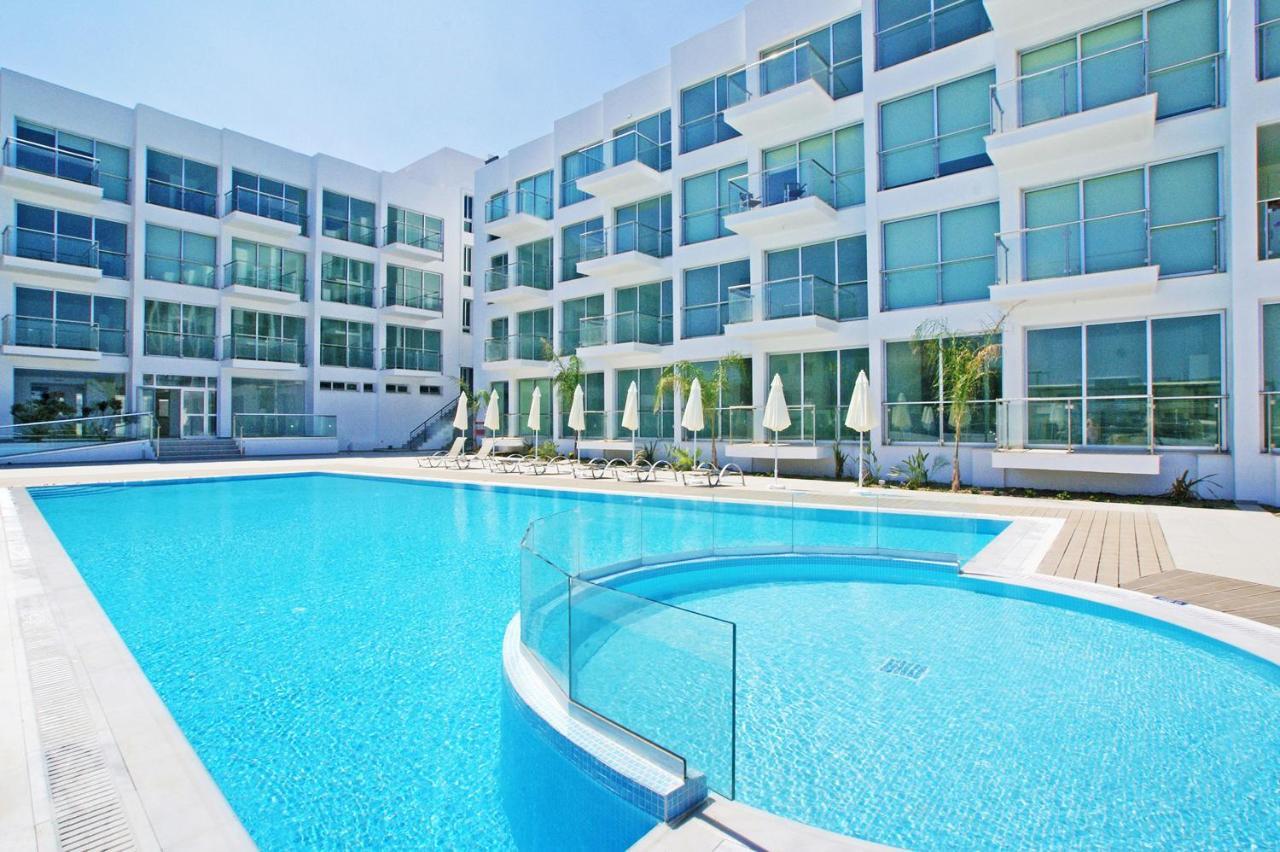 Diana - Coralli Beachfront Apartment Protaras Bagian luar foto