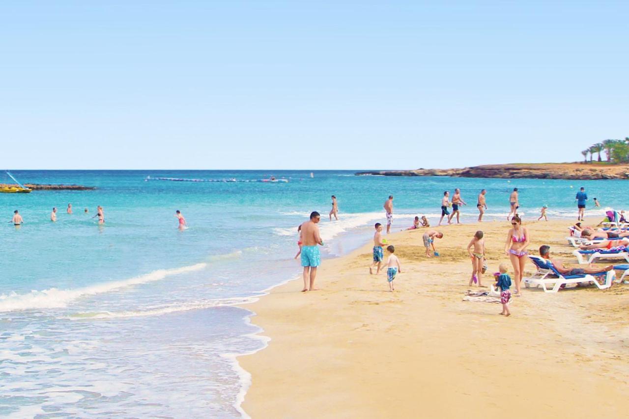 Diana - Coralli Beachfront Apartment Protaras Bagian luar foto