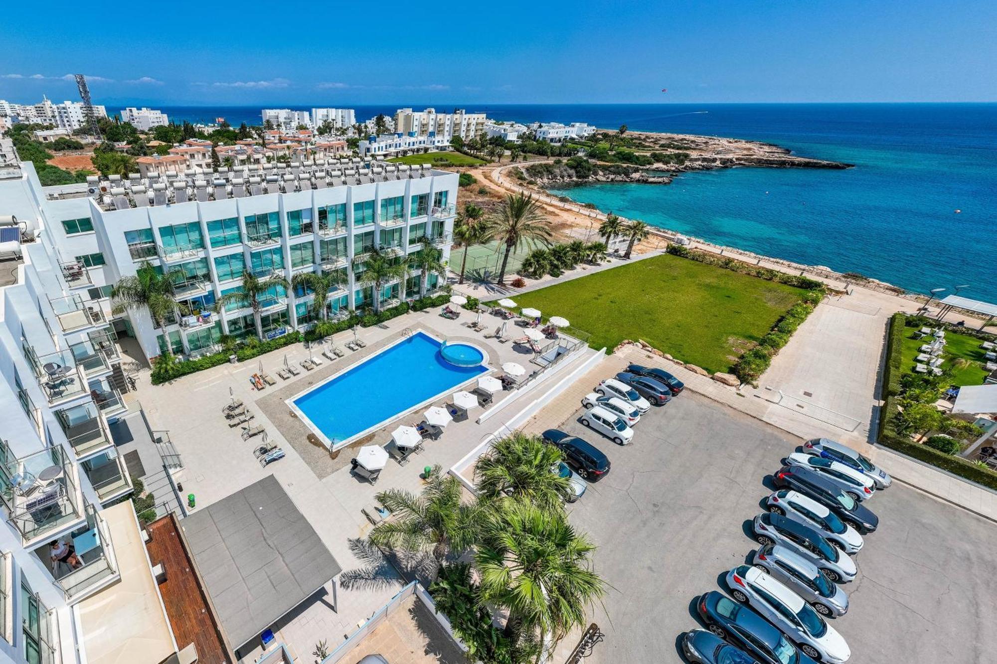 Diana - Coralli Beachfront Apartment Protaras Bagian luar foto